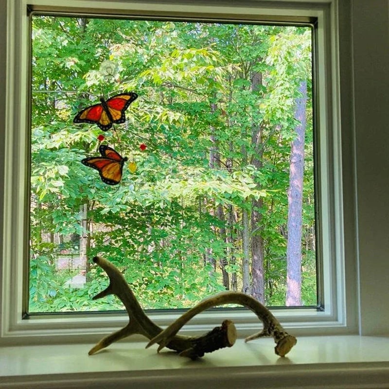 Faszinierender Fensterdekoration mit Monarchfalter aus Glas