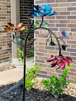 Faszinierender Sommer-Windspinner mit bunten Blumen