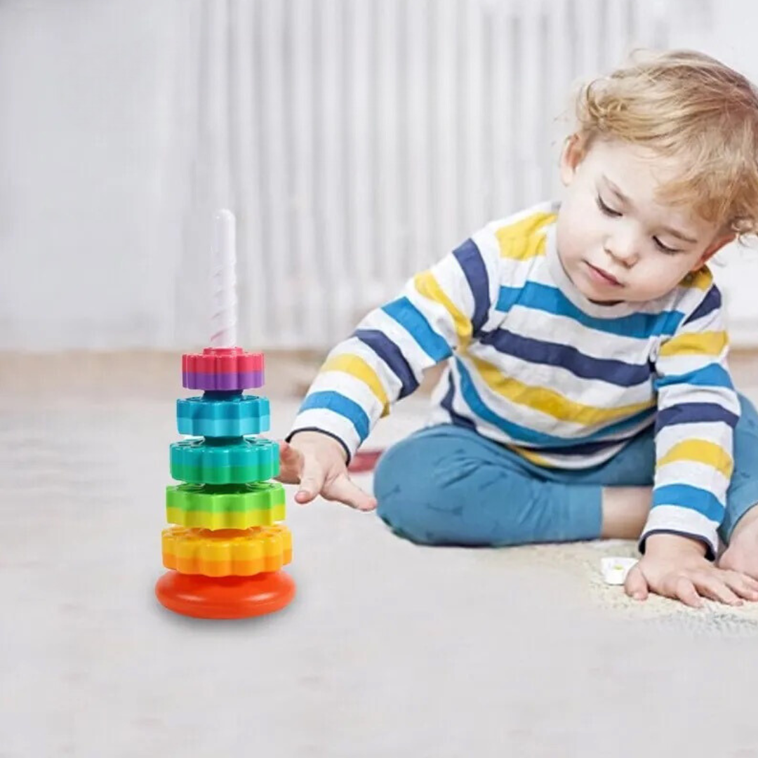 Spielturm für Kinder mit Regenbogen-Design