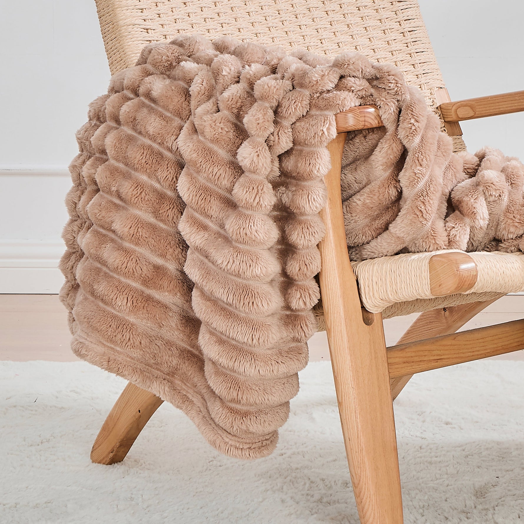 Superweiche Fleece-Decke – Gemütlich, Leicht & Warm für Jede Jahreszeit