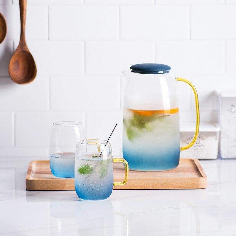 Eleganter Glaskrug mit passendem Trinkglas Set