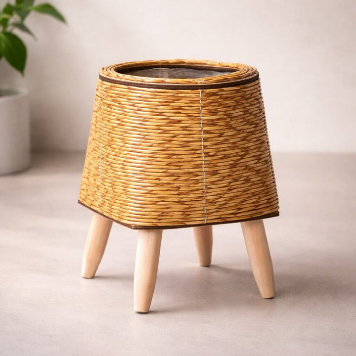 Blumentopf mit Holzfüßen | Trendiges Geflecht-Design für Innen und Außen