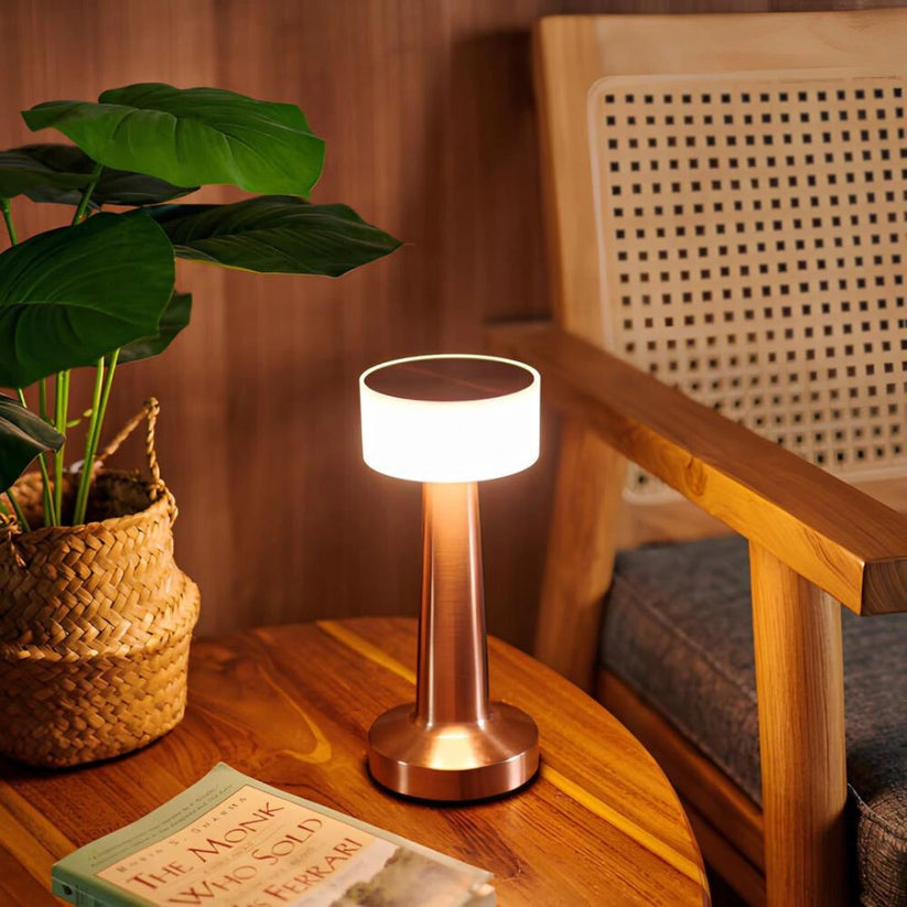 BrassGlow – Tischlampe für Restaurants und Bars