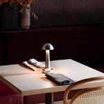 BrassGlow – Tischlampe für Restaurants und Bars
