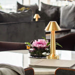 BrassGlow – Tischlampe für Restaurants und Bars