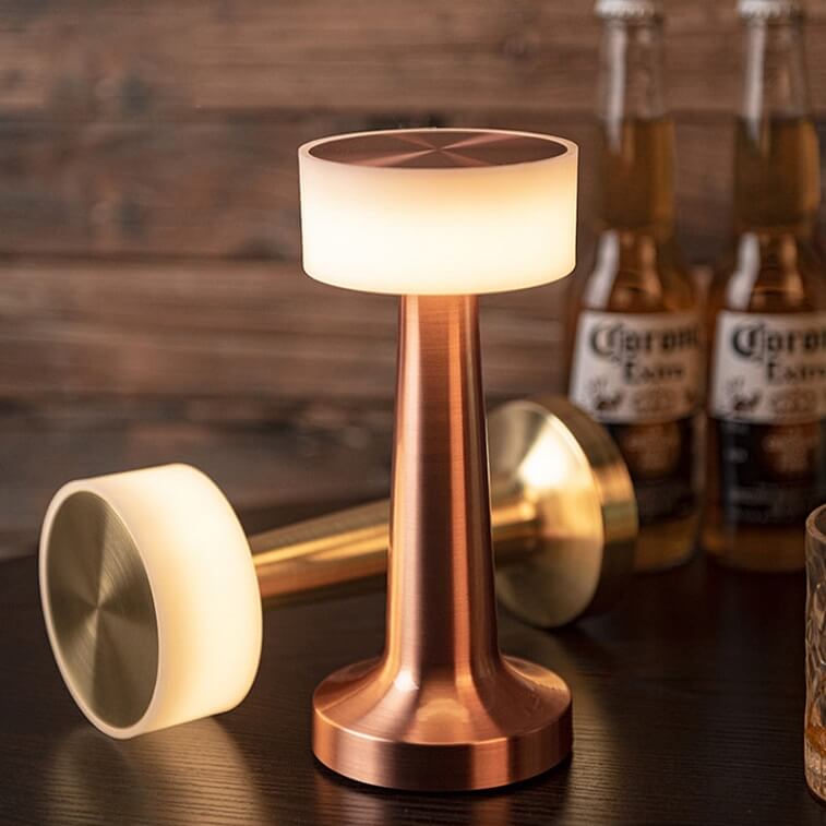 BrassGlow – Tischlampe für Restaurants und Bars