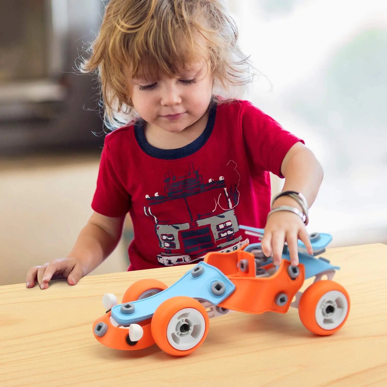 Kreatives Bau-Set – Spielzeug für kleine Ingenieure