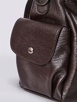 Stylische Handtasche mit mehreren Fächern und abnehmbarem Schultergurt