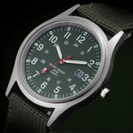 Elegante Armbanduhr im Militärstil
