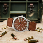 Elegante Armbanduhr im Militärstil