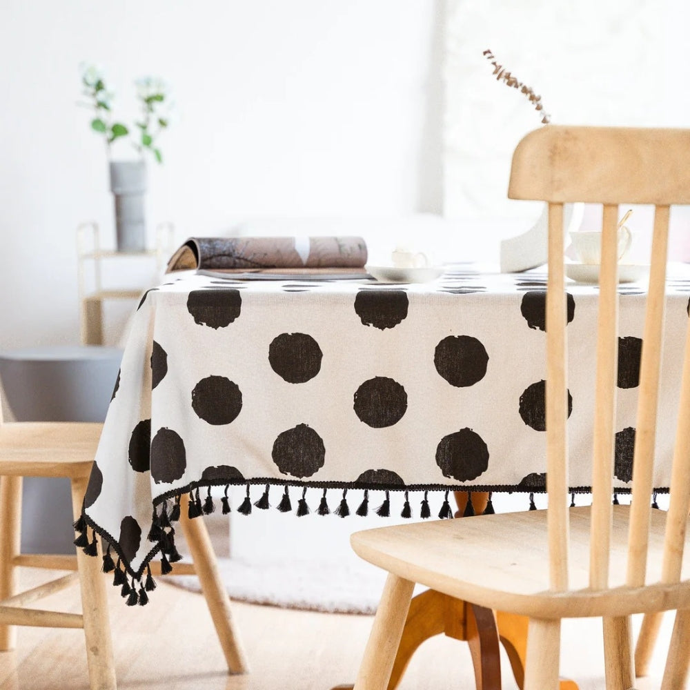 Cheerful tablecloth with polka dot tassels for any occasion