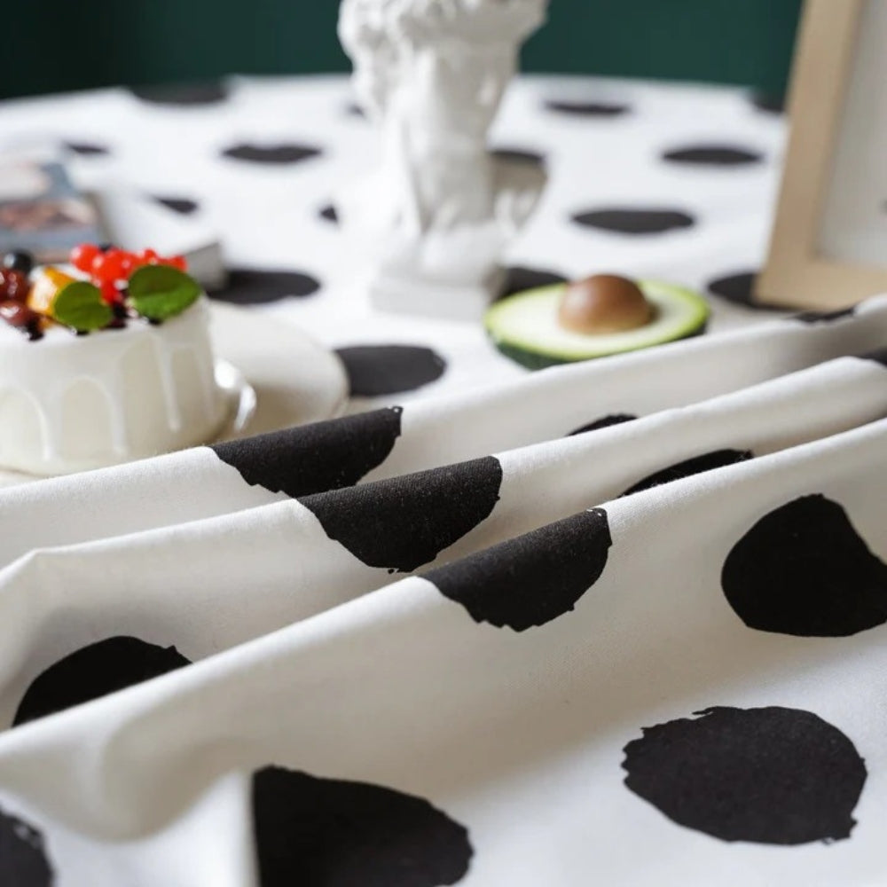 Cheerful tablecloth with polka dot tassels for any occasion