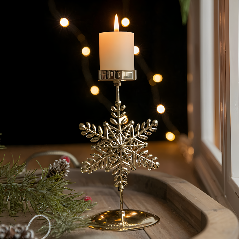 Vintage Goldener Weihnachtskerzenhalter – Atmosphärische Tischdekoration