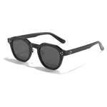 Stylische UV-Schutz Sonnenbrillen – Retro-Look für den Strand