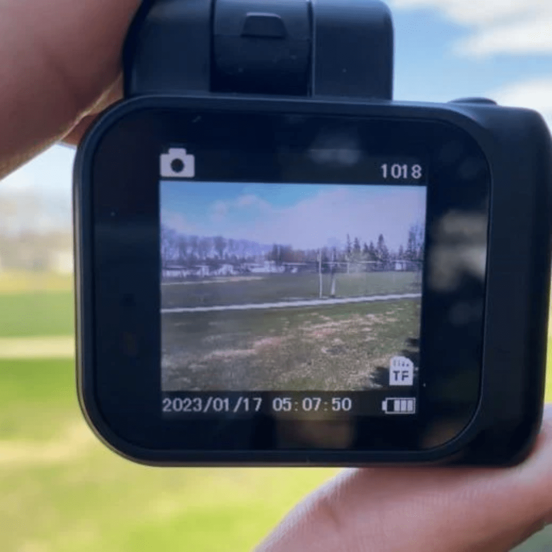 Compact retro-style digital camera with creative filters