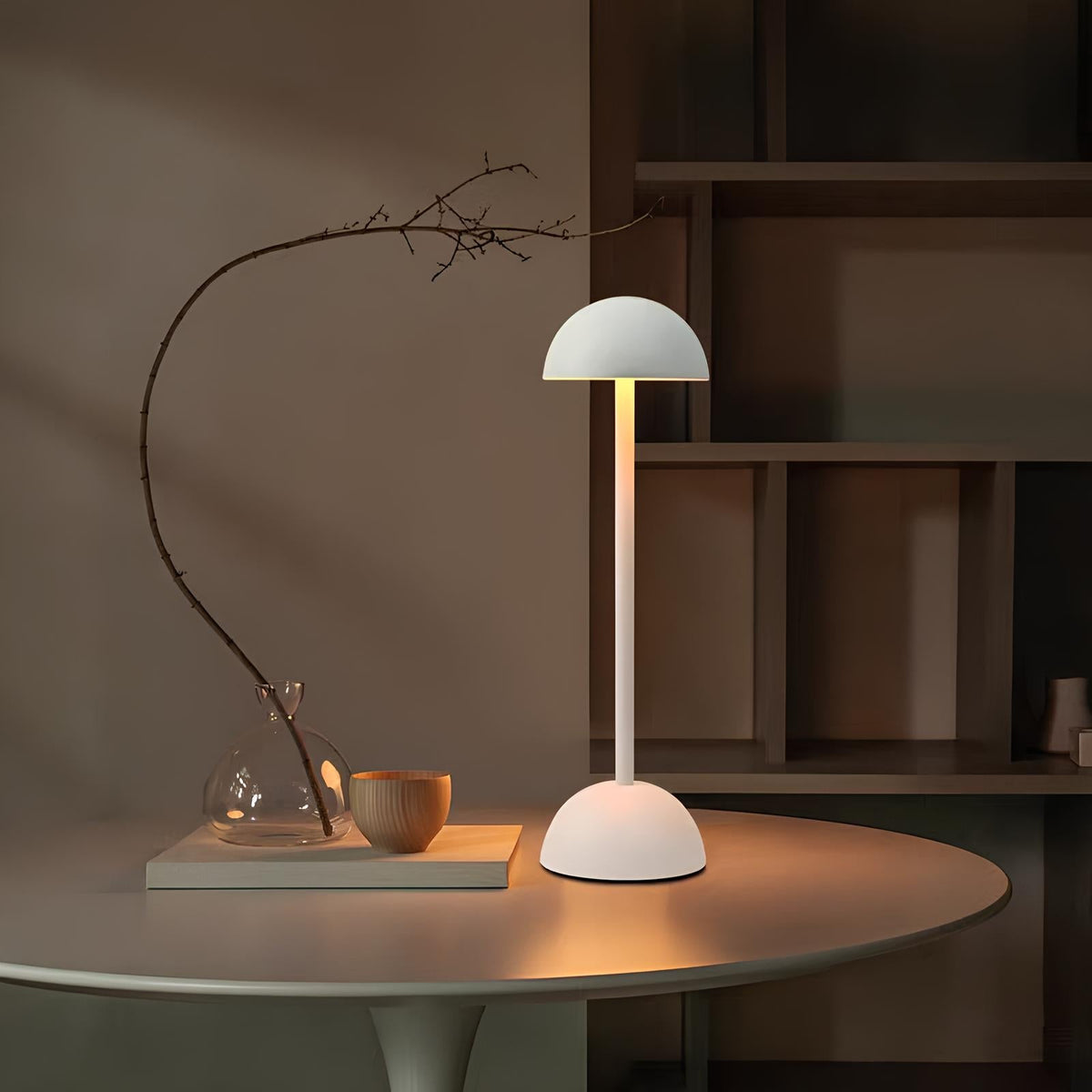 Cordless table lamp in Scandinavian design with adjustable lighting