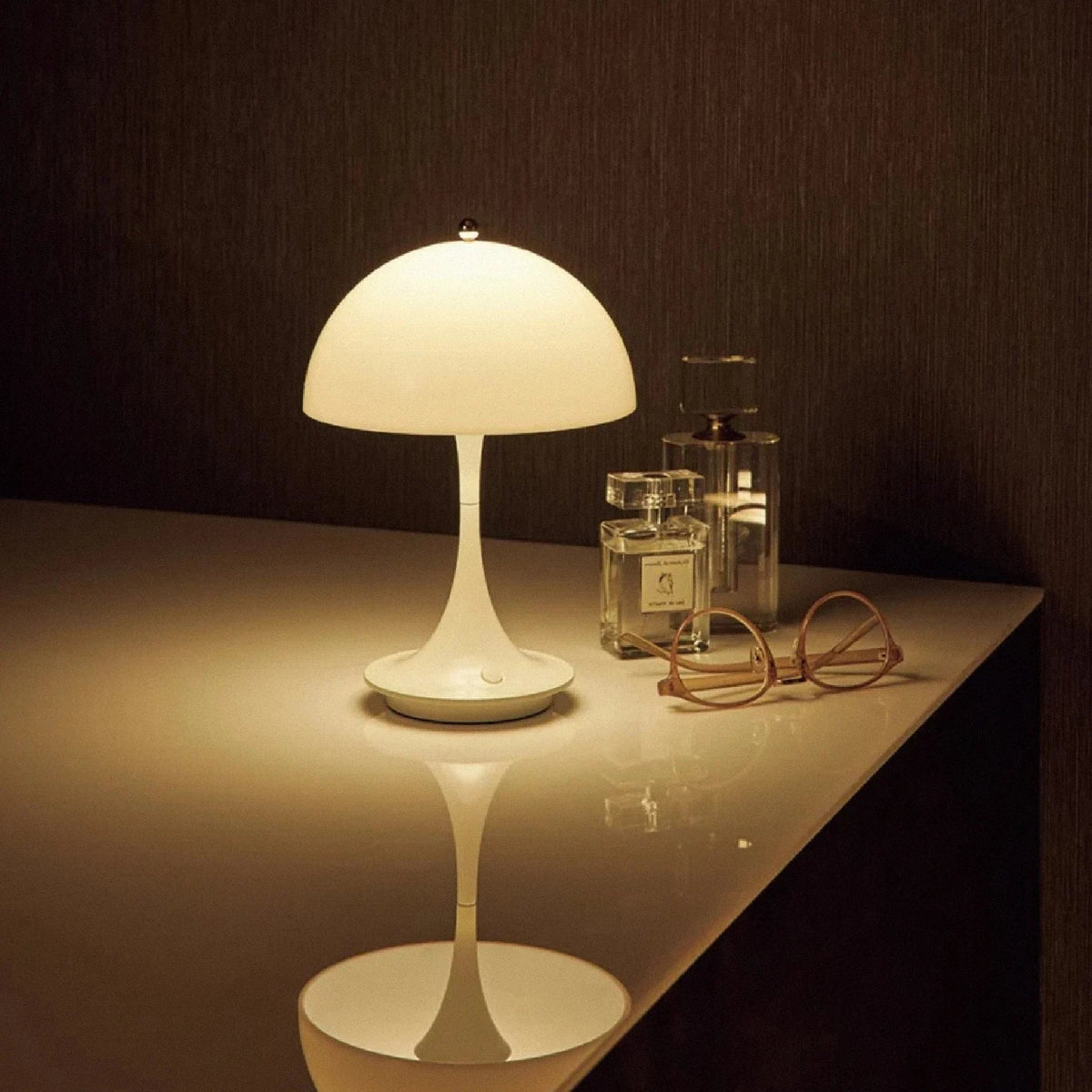 Cordless LED Table Lamp with Touch Control – Elegant Design