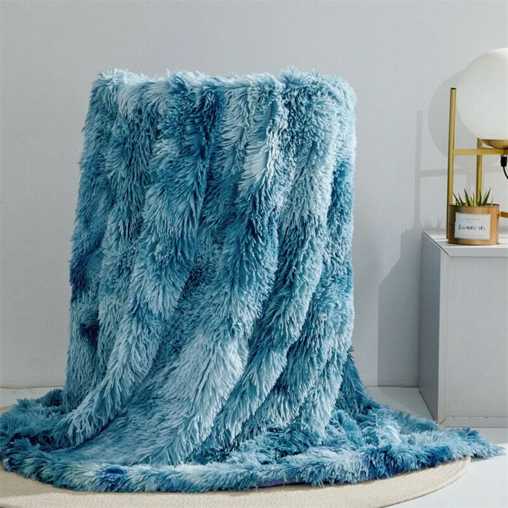 Elegant Faux Fur Blanket - Soft and Cozy for Any Occasion