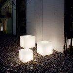 Moderne LED-Würfelbeleuchtung für Garten und Balkon mit Fernbedienung