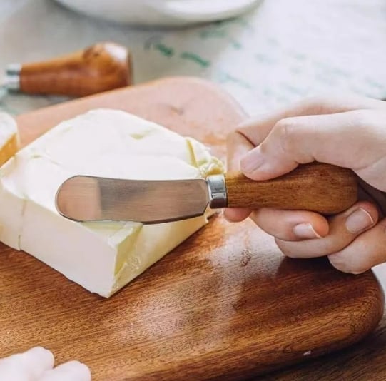 Niedlicher Buttermesser mit Stehfunktion