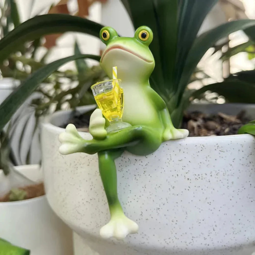 Humorvolle Gartenfigur mit Weinglas – Pflanzendekoration