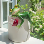 Humorvolle Gartenfigur mit Weinglas – Pflanzendekoration