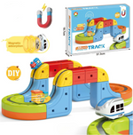 Kinderspielzeug mit Magnetischen Würfeln und Schienen