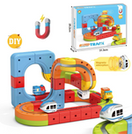 Kinderspielzeug mit Magnetischen Würfeln und Schienen
