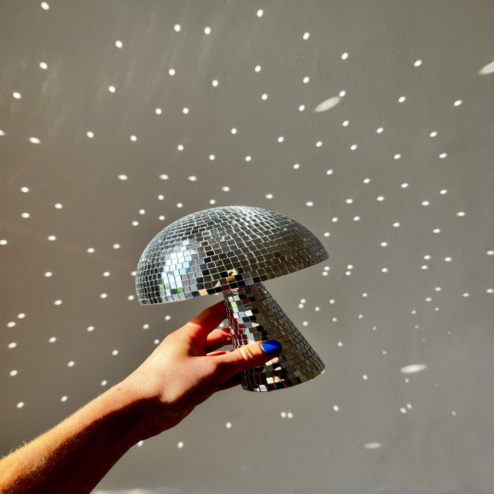 Funky Light Mushroom with Reflection Effects – Retro Decor for Your Home