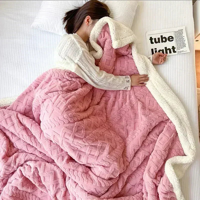 Wärmende Winterdecke aus Luxus-Lammwolle – Beidseitig gestaltete Fleece-Decke