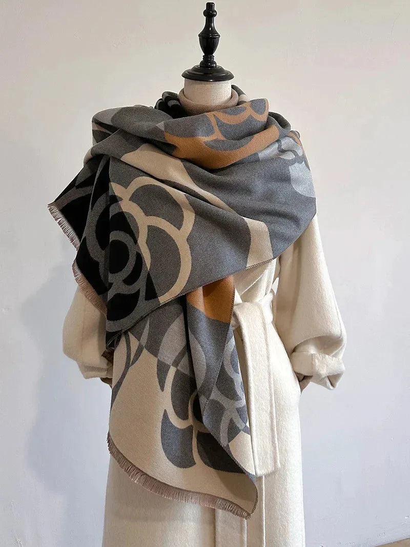 Elegant Reversible Scarf for Women – Versatile and Stylish