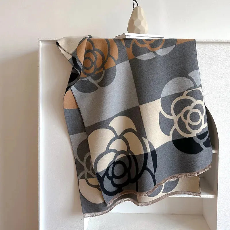 Elegant Reversible Scarf for Women – Versatile and Stylish