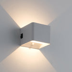 Kabellose LED-Wandlampe im modernen Würfel-Design