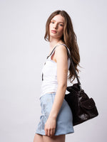 Stylische Handtasche mit mehreren Fächern und abnehmbarem Schultergurt