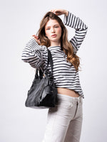 Stylische Handtasche mit mehreren Fächern und abnehmbarem Schultergurt