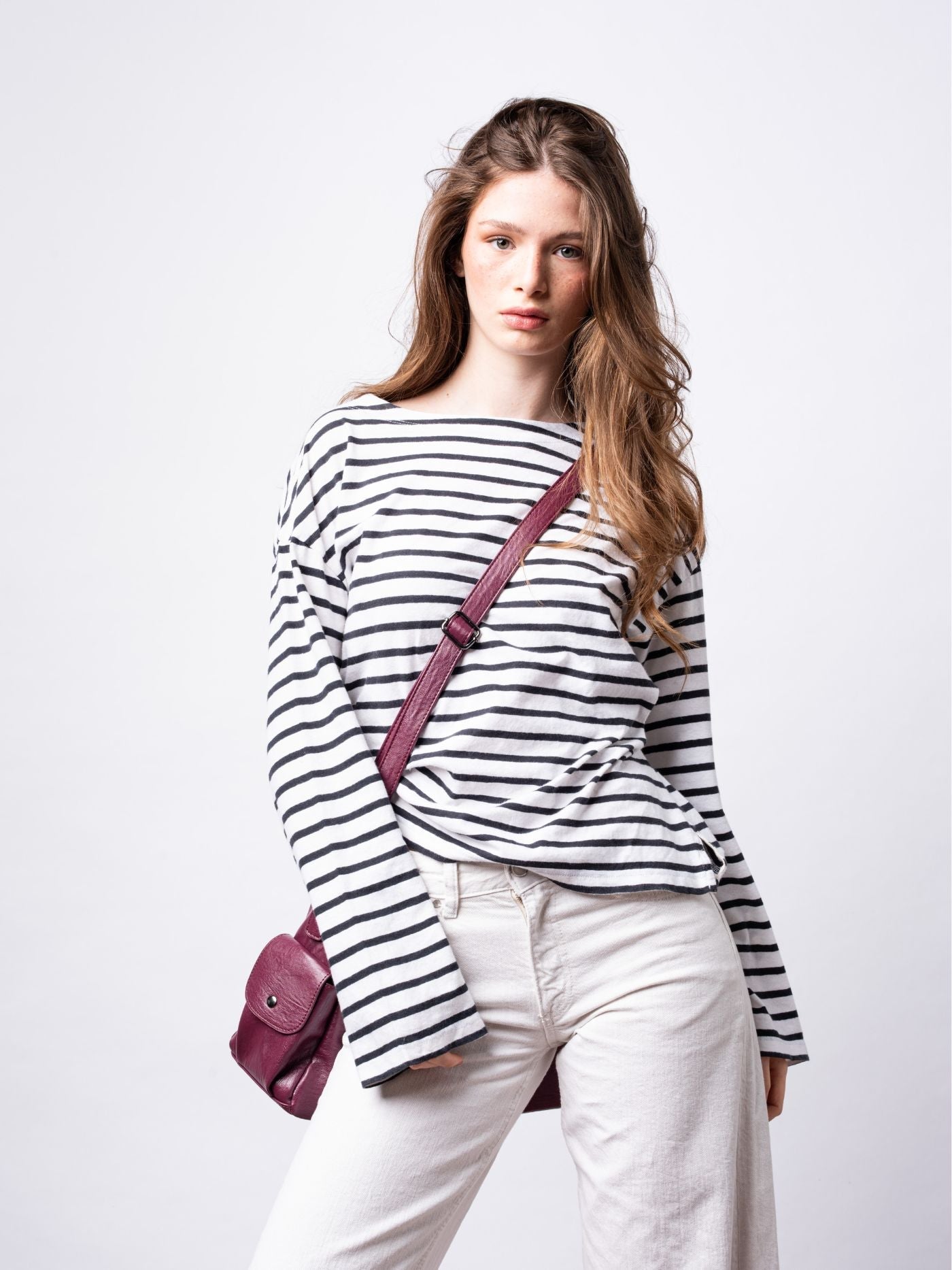 Stylische Handtasche mit mehreren Fächern und abnehmbarem Schultergurt