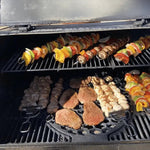 Robuste Grillspieße aus Edelstahl mit Doppelzinken und Schiebeschaber