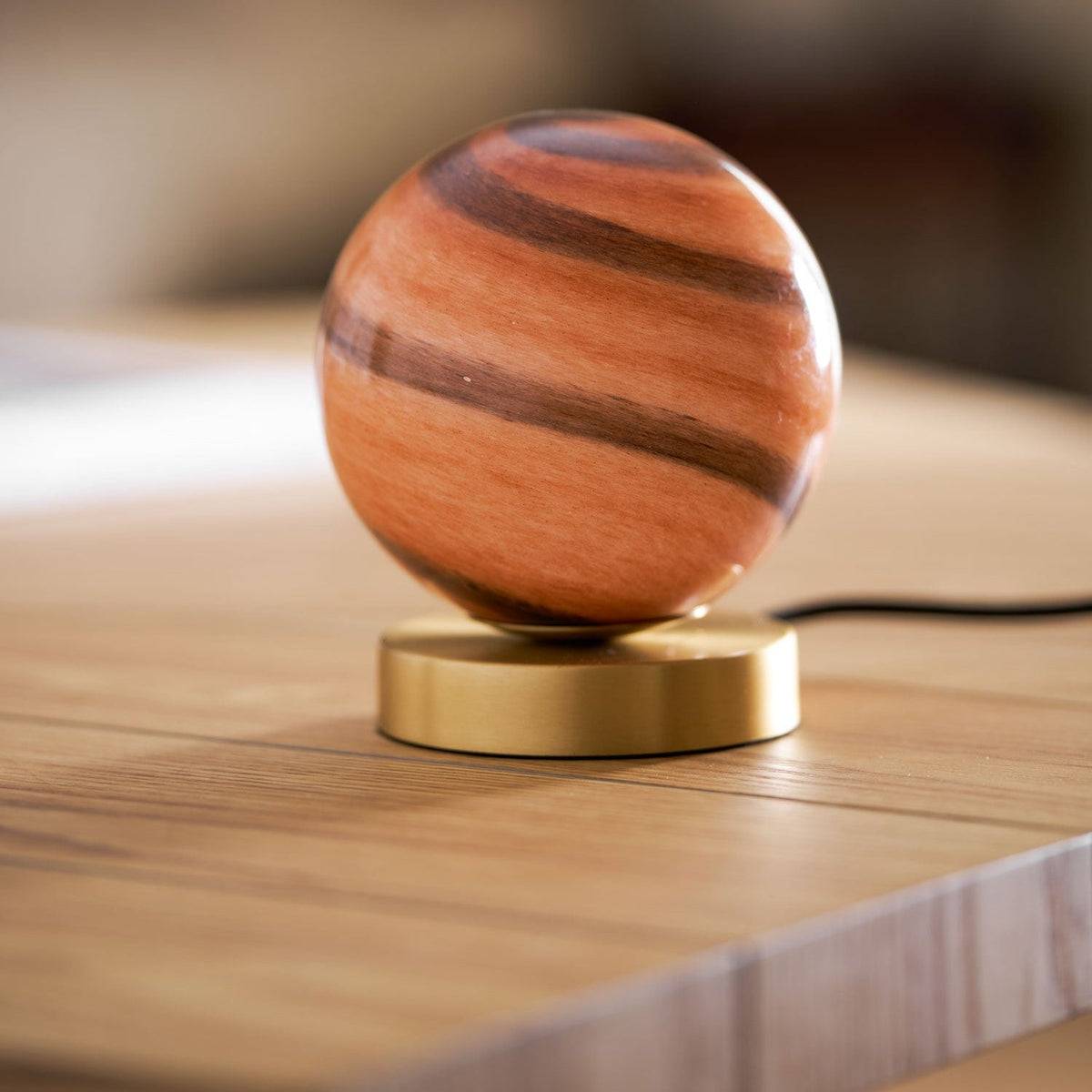 Stylish table lamp with marble sphere and brass base – Perfect lighting for bedroom and desk