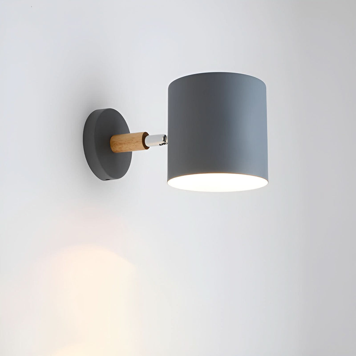 Wall Lamp with Adjustable Arm – Stylish Metal and Wood Light for Modern Living Spaces