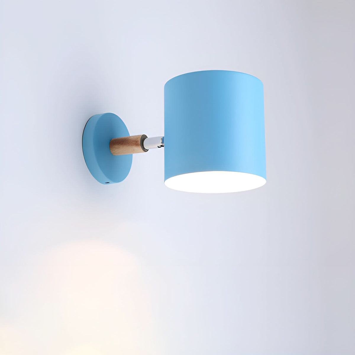 Wall Lamp with Adjustable Arm – Stylish Metal and Wood Light for Modern Living Spaces