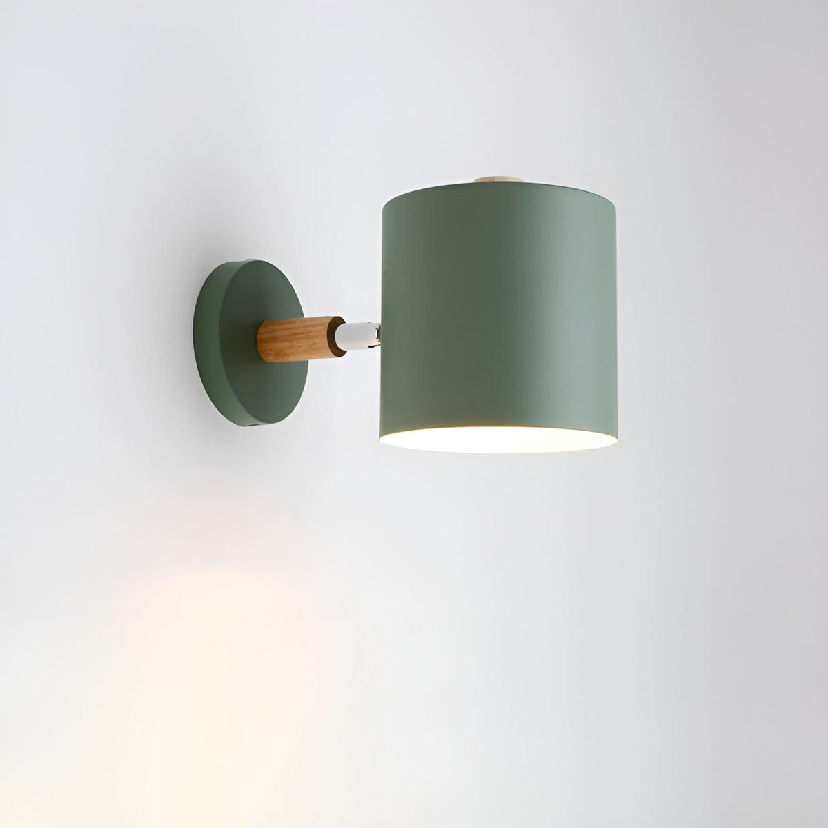 Wall Lamp with Adjustable Arm – Stylish Metal and Wood Light for Modern Living Spaces