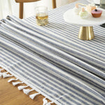 Stilvolle Streifen-Tischdecke mit Quasten aus Mikrofaser