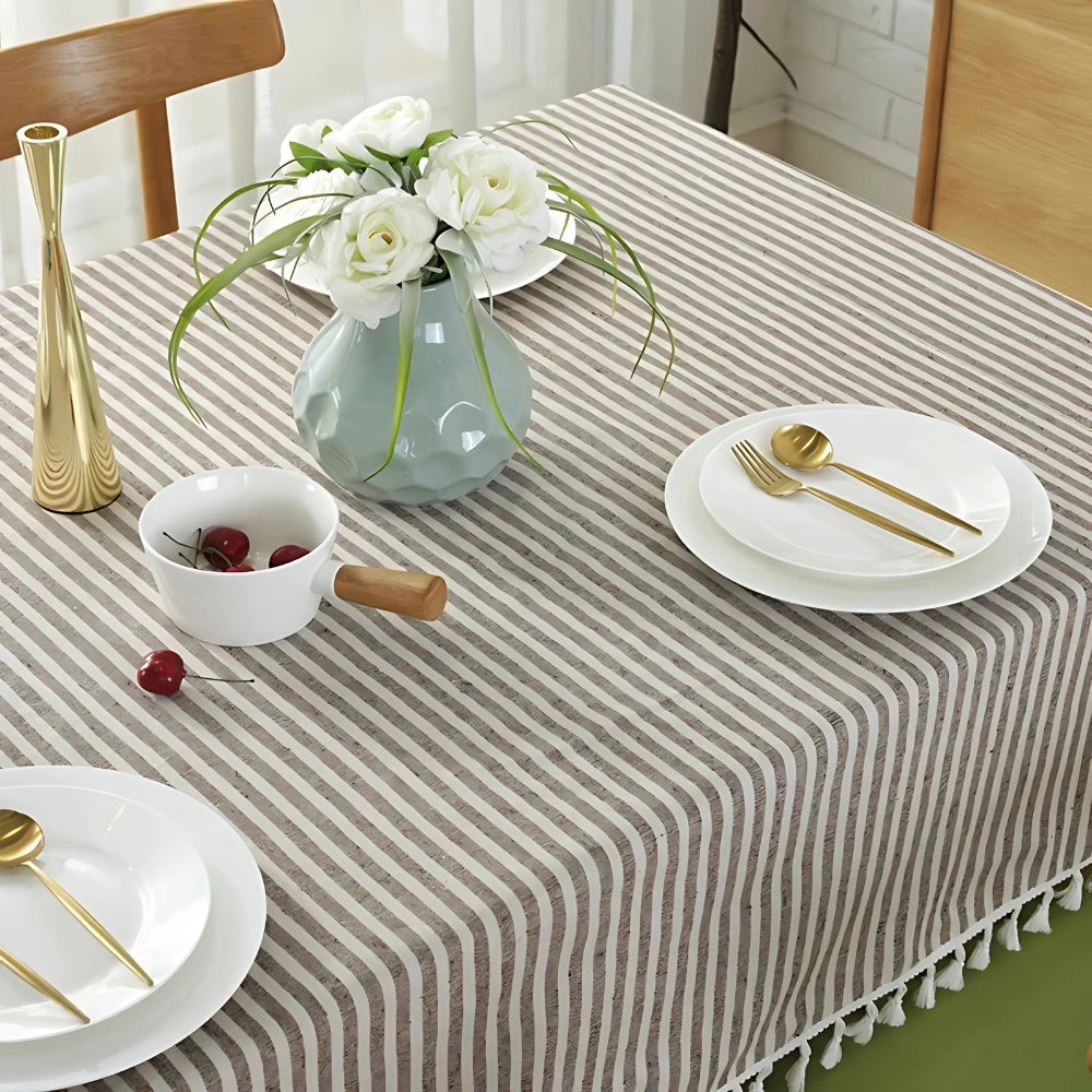 Stilvolle Streifen-Tischdecke mit Quasten aus Mikrofaser