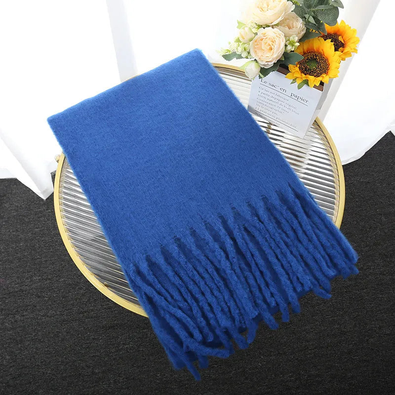 Stylish women's scarf for cold days