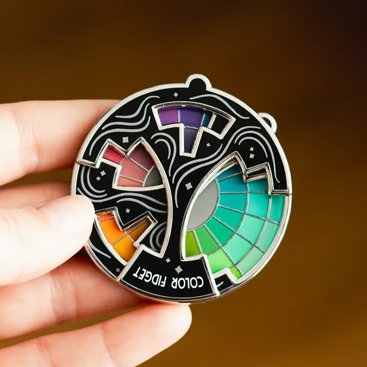 Farbspiel Fidget | Drehbarer Emaille-Anstecker | Kreatives Design