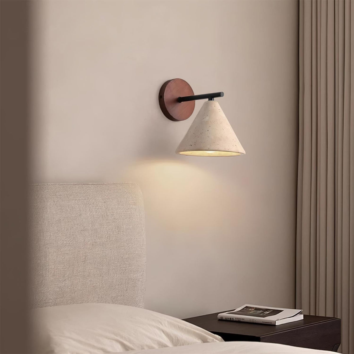Wandlampe aus Naturstein – Stilvolle Holzleuchte mit Travertinschirm für Gemütliches Licht