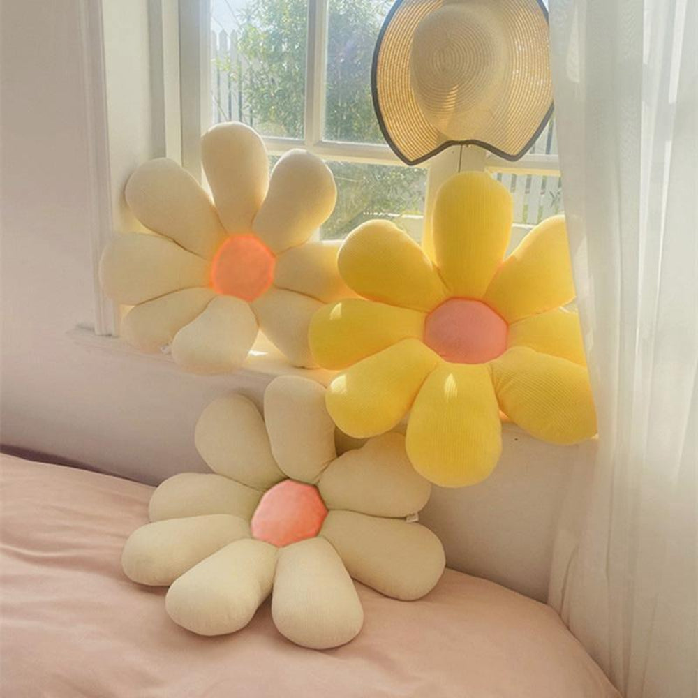 Flower-Shaped Decorative Pillow – Soft Accent Pillow for Your Home