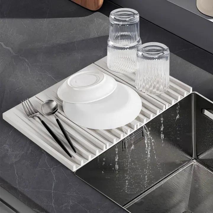Compact Silicone Drying Mat – Heat-Resistant and Non-Slip for Quick Drying