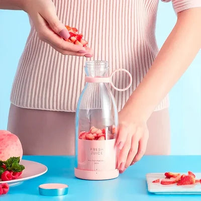 FreshJuice - Portable Mini-Blender for On-the-Go