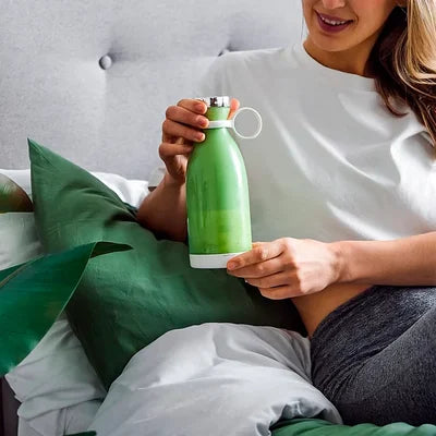 FreshJuice - Portable Mini-Blender for On-the-Go